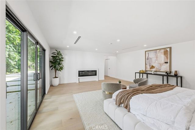 8400 White Oak, Sherwood Forest, CA 91325