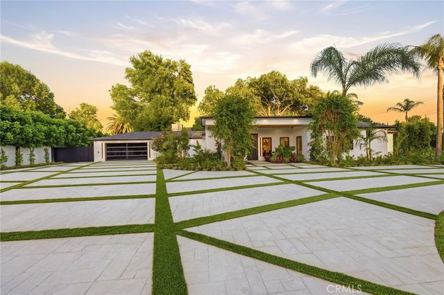 8400 White Oak, Sherwood Forest, CA 91325