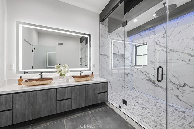 8400 White Oak, Sherwood Forest, CA 91325