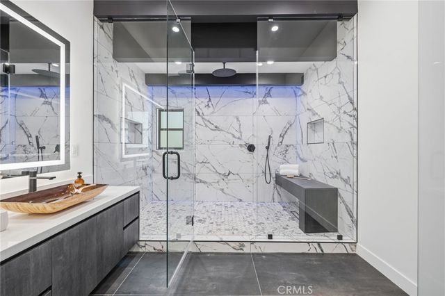 8400 White Oak, Sherwood Forest, CA 91325