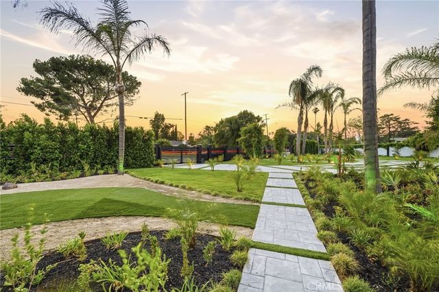 8400 White Oak, Sherwood Forest, CA 91325