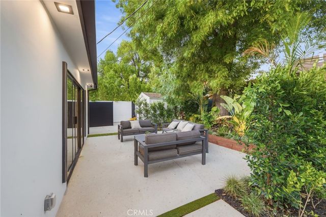 8400 White Oak, Sherwood Forest, CA 91325