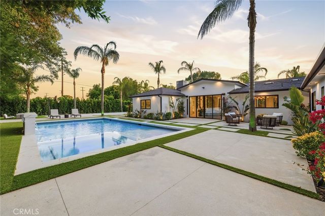 8400 White Oak, Sherwood Forest, CA 91325