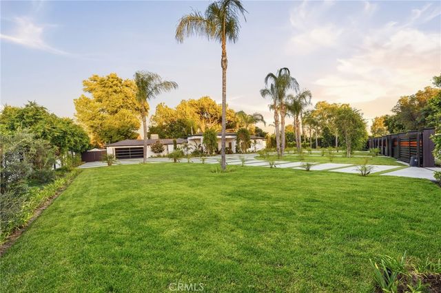 8400 White Oak, Sherwood Forest, CA 91325