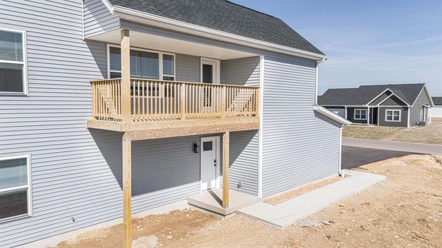 1822-1824 W Kyle Circle, Beloit, WI 53511