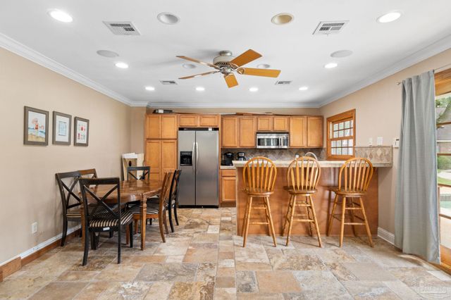 5750 Windham Rd, Milton, FL 32570