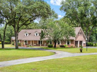 5750 Windham Rd, Milton, FL 32570