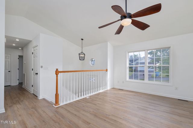 26 Mountain Creek Court, Jonesborough, TN 37659