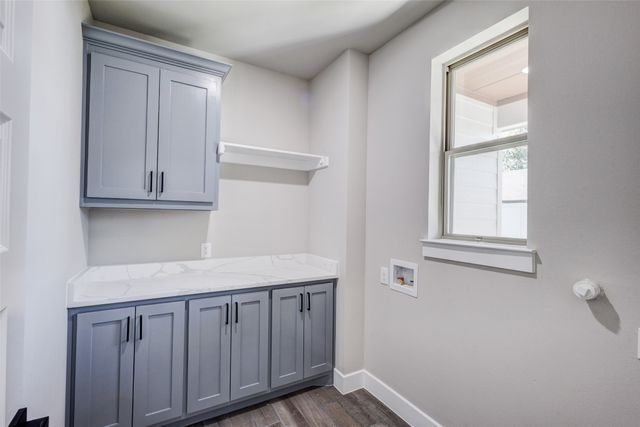 410 Larry, Irving, TX 75060