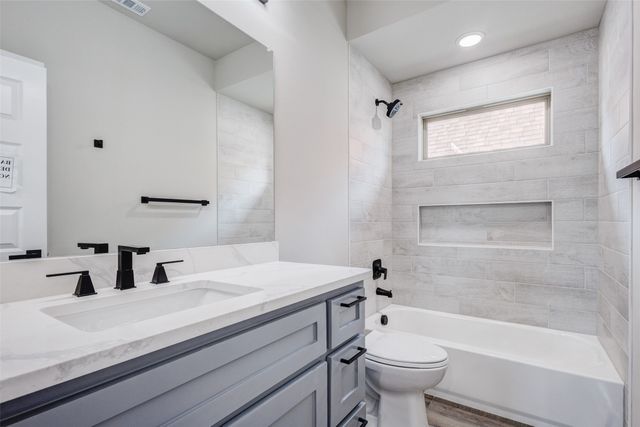 410 Larry, Irving, TX 75060