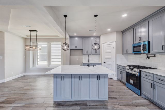 410 Larry, Irving, TX 75060