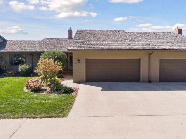972 Rolling Greens Lane NW, Hutchinson, MN 55350
