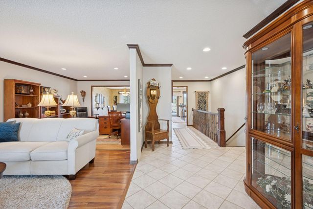 972 Rolling Greens Lane NW, Hutchinson, MN 55350