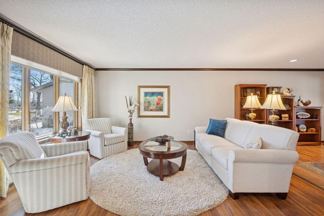 972 Rolling Greens Lane NW, Hutchinson, MN 55350