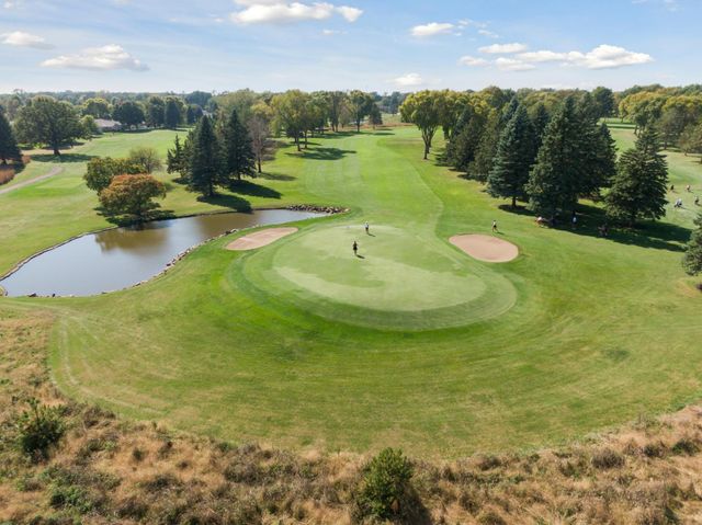 972 Rolling Greens Lane NW, Hutchinson, MN 55350