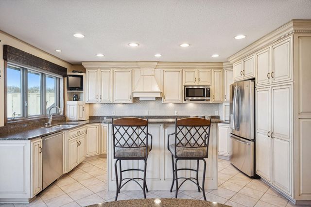 972 Rolling Greens Lane NW, Hutchinson, MN 55350