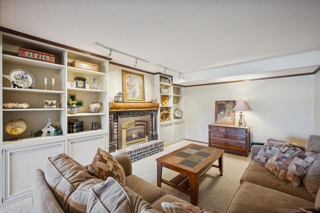 972 Rolling Greens Lane NW, Hutchinson, MN 55350