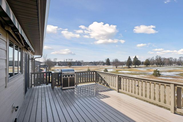 972 Rolling Greens Lane NW, Hutchinson, MN 55350