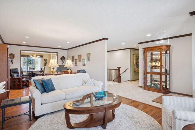 972 Rolling Greens Lane NW, Hutchinson, MN 55350