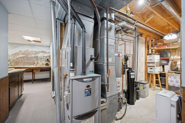 972 Rolling Greens Lane NW, Hutchinson, MN 55350