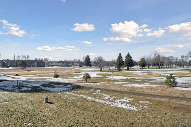 972 Rolling Greens Lane NW, Hutchinson, MN 55350