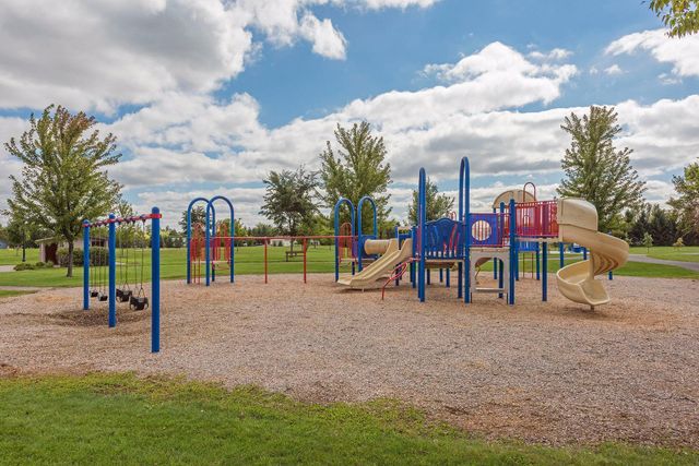 972 Rolling Greens Lane NW, Hutchinson, MN 55350