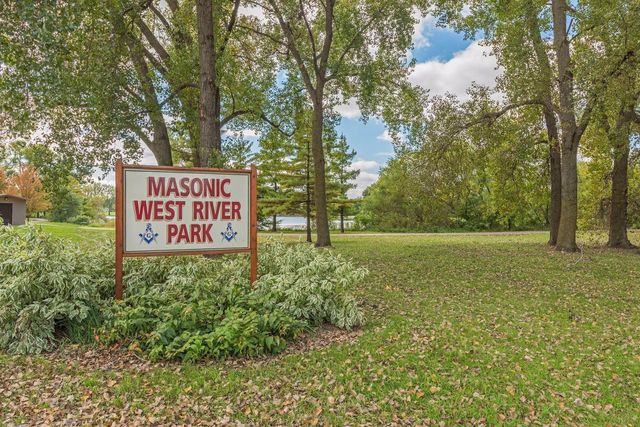 972 Rolling Greens Lane NW, Hutchinson, MN 55350