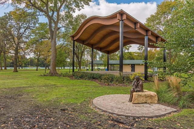 972 Rolling Greens Lane NW, Hutchinson, MN 55350