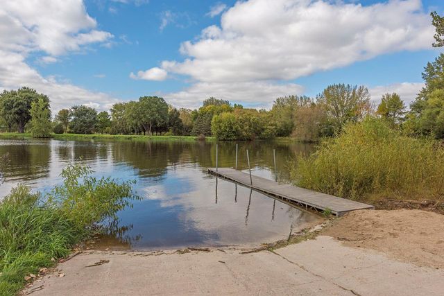 972 Rolling Greens Lane NW, Hutchinson, MN 55350