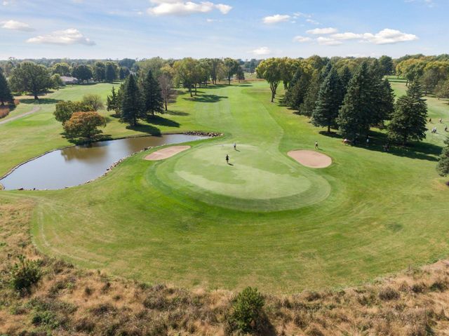 972 Rolling Greens Lane NW, Hutchinson, MN 55350