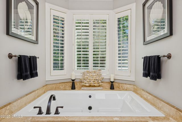 11 Foot Point Road, Hilton Head Island, SC 29928