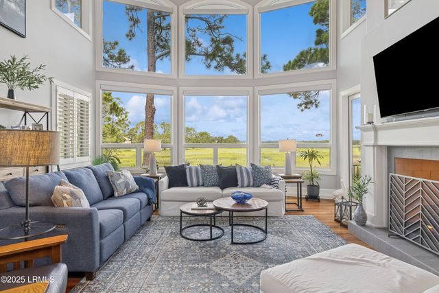 11 Foot Point Road, Hilton Head Island, SC 29928