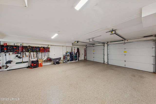 11 Foot Point Road, Hilton Head Island, SC 29928