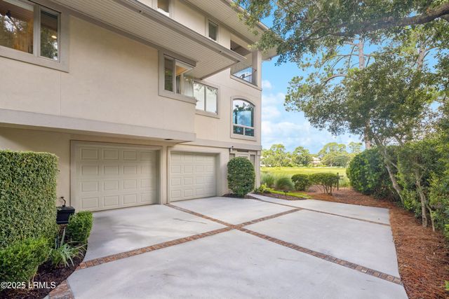 11 Foot Point Road, Hilton Head Island, SC 29928