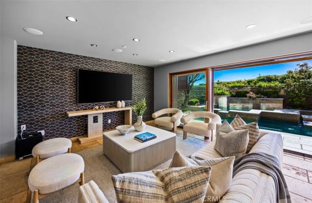 2615 Victoria, Laguna Beach, CA 92651