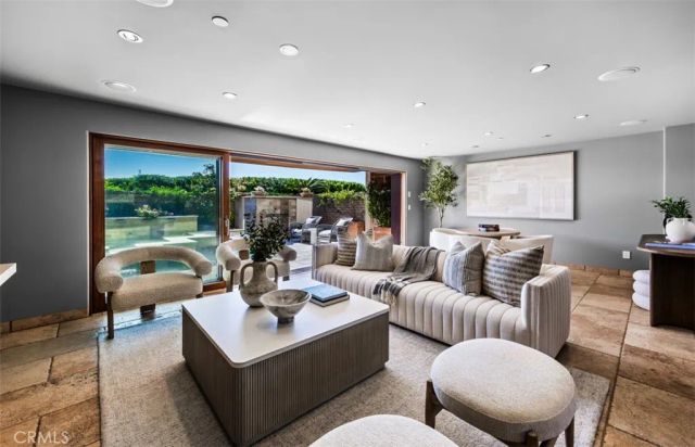 2615 Victoria, Laguna Beach, CA 92651