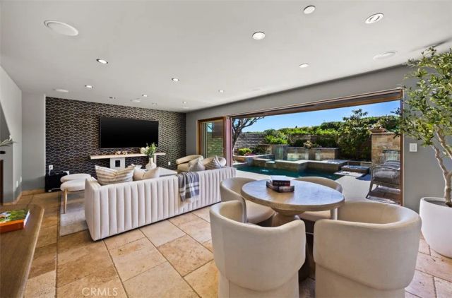 2615 Victoria, Laguna Beach, CA 92651