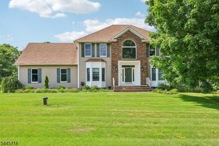 6 Comanche Trl, Vernon Twp., NJ 07462