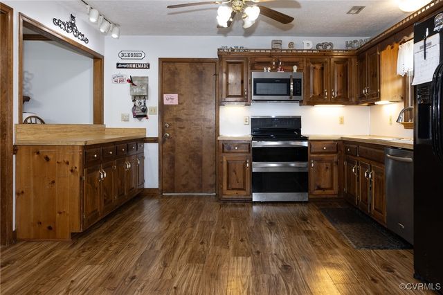 5305 Swift Hill Ln, Sandston, VA 23150