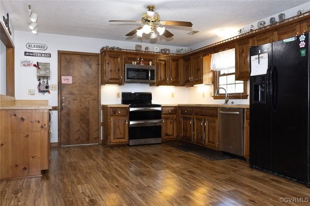 5305 Swift Hill Ln, Sandston, VA 23150