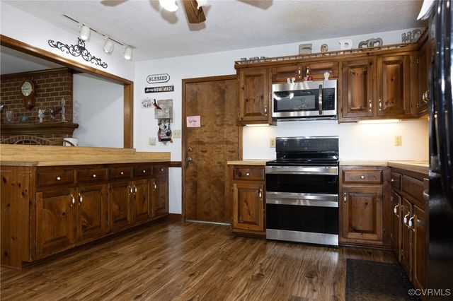 5305 Swift Hill Ln, Sandston, VA 23150