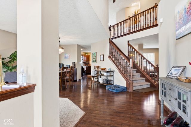 5850 Columbia Circle, Greenwood, IN 46142