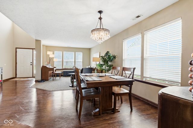 5850 Columbia Circle, Greenwood, IN 46142