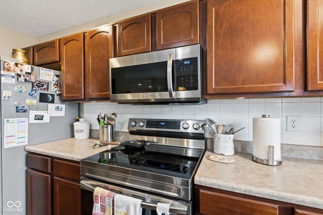 5850 Columbia Circle, Greenwood, IN 46142