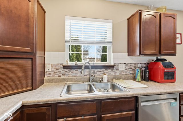 5850 Columbia Circle, Greenwood, IN 46142