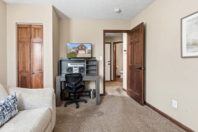 5850 Columbia Circle, Greenwood, IN 46142