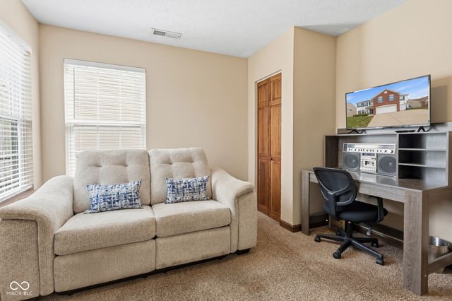 5850 Columbia Circle, Greenwood, IN 46142