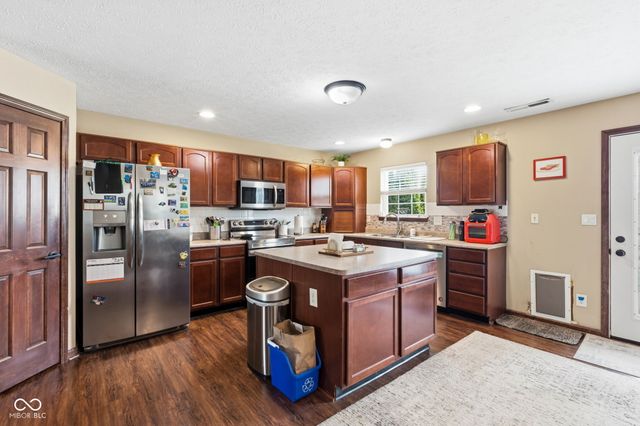 5850 Columbia Circle, Greenwood, IN 46142