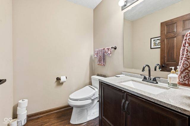 5850 Columbia Circle, Greenwood, IN 46142