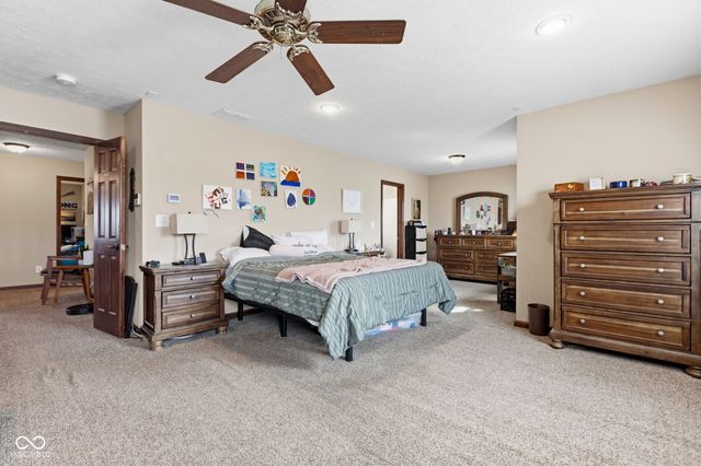 5850 Columbia Circle, Greenwood, IN 46142